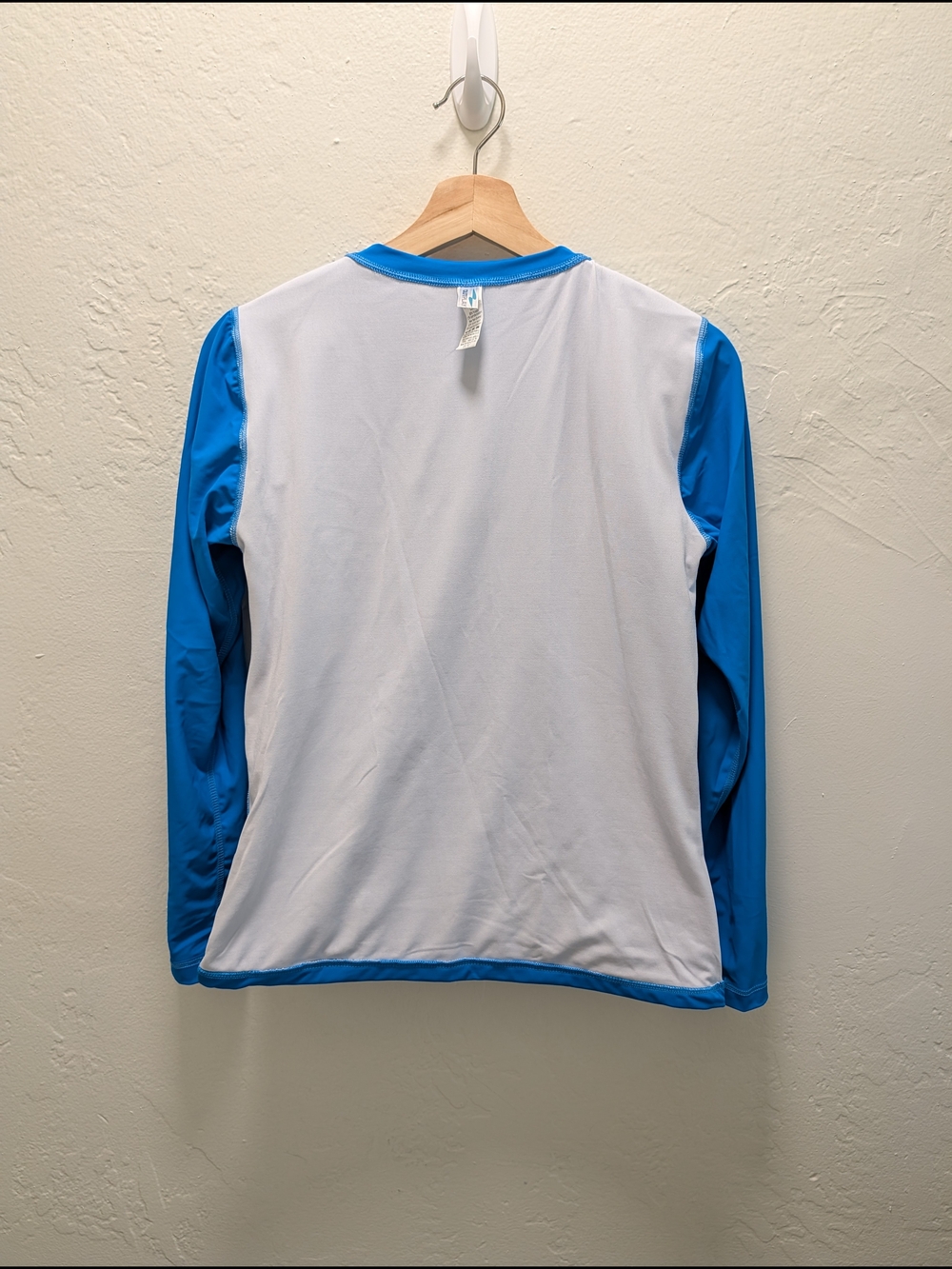 Outplay Size LG Compression Rash Gaurd - Picture 5 of 6